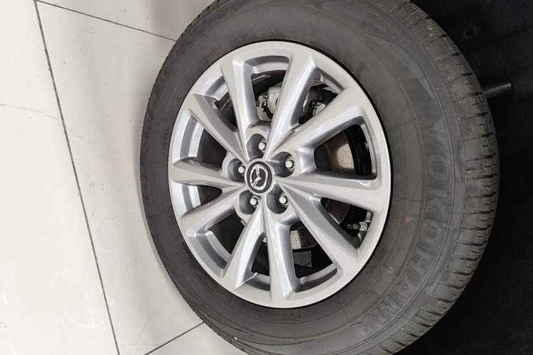 Used Mazda CX-5 2025 2.0L Automatic Two-Wheel Drive ZhiShang Pro Right Rear Wheel Hub
