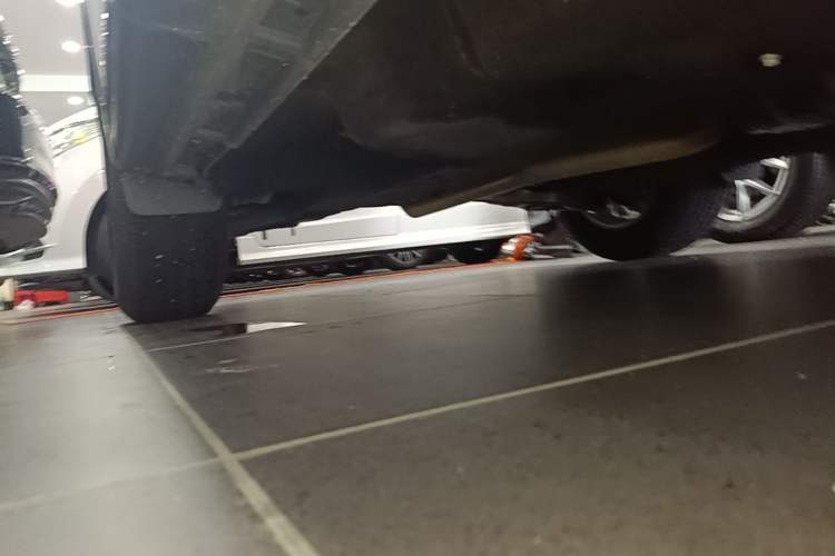 Used Mazda CX-5 2025 2.0L Automatic Two-Wheel Drive Comfort Version Right Side Sill