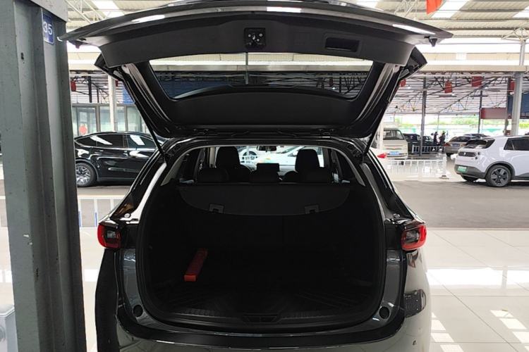 Used Mazda CX-5 2025 2.0L Automatic Two-Wheel Drive ZhiShang Pro Trunk