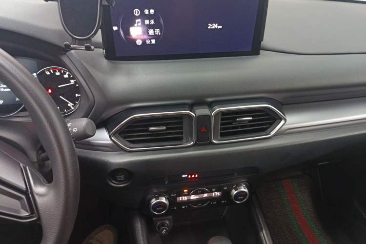 Used Mazda CX-5 2025 2.0L Automatic Two-Wheel Drive Comfort Version Audio And AC Panel