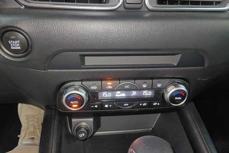 Used Mazda CX-5 2025 2.0L Automatic Two-Wheel Drive Comfort Version Audio And AC Panel