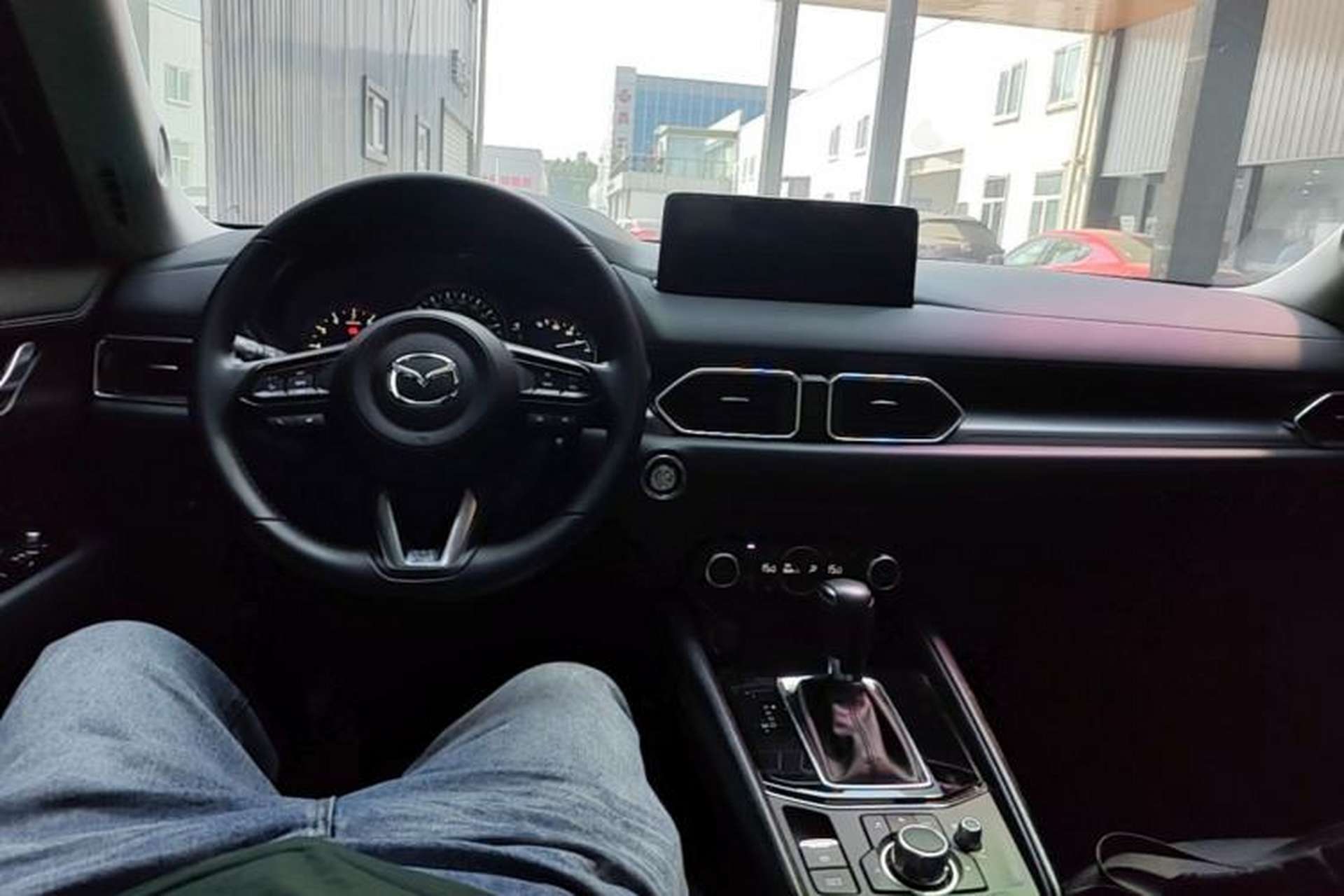 Used Mazda CX-5 2025 2.0L Automatic Two-Wheel Drive ZhiShang Pro Center Console