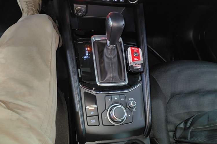 Used Mazda CX-5 2025 2.0L Automatic Two-Wheel Drive Comfort Version Gear Lever