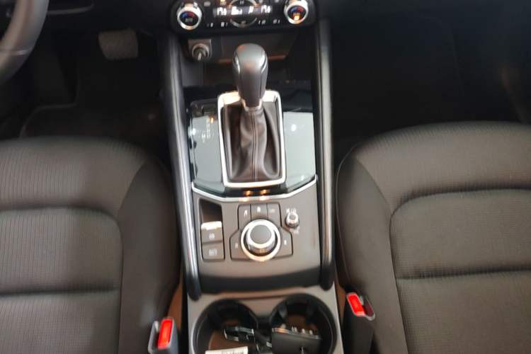 Used Mazda CX-5 2025 2.0L Automatic Two-Wheel Drive ZhiShang Pro Gear Lever