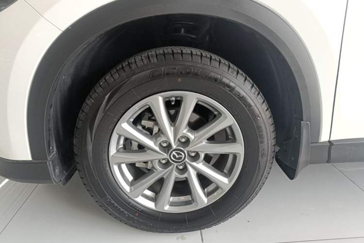 Used Mazda CX-5 2025 2.0L Automatic Two-Wheel Drive Comfort Version Left Front Wheel Hub