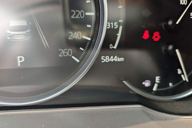 Used Mazda CX-5 2025 2.0L Automatic Two-Wheel Drive Zhiya Pro Odometer Close Up