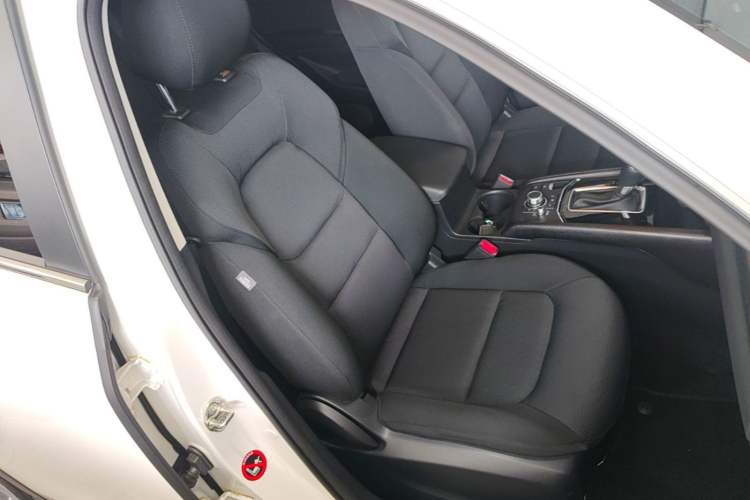 Used Mazda CX-5 2025 2.0L Automatic Two-Wheel Drive ZhiShang Pro Right Front Seat