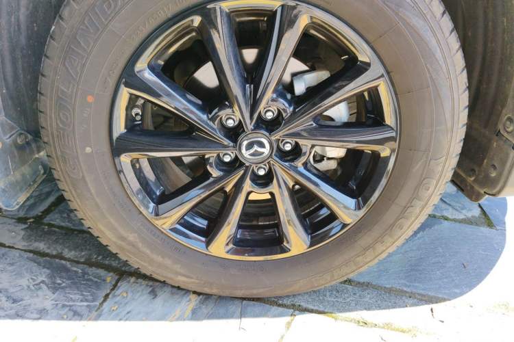 Used Mazda CX-5 2025 2.0L Automatic Two-Wheel Drive Smart Edition Right Front Wheel Hub