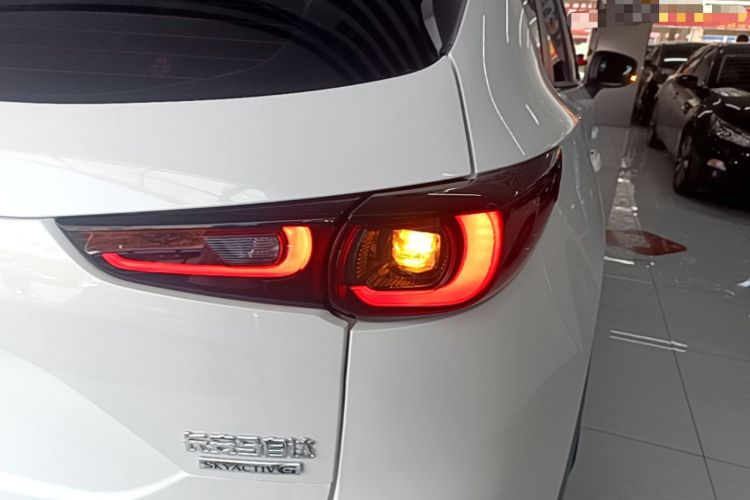 Used Mazda CX-5 2025 2.0L Automatic Two-Wheel Drive Comfort Version Right Rear Taillight