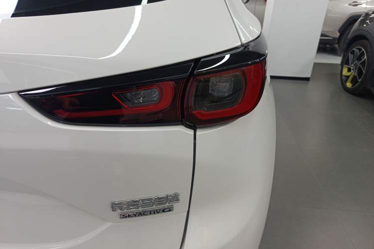 Used Mazda CX-5 2025 2.0L Automatic Two-Wheel Drive Comfort Version Right Rear Taillight