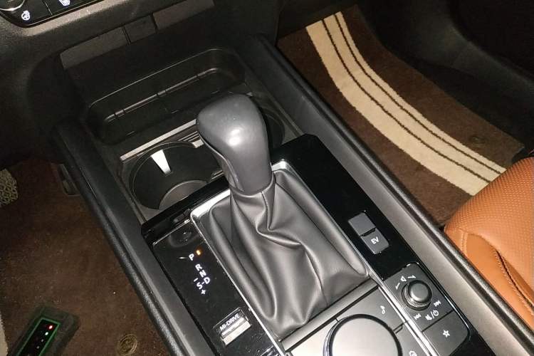 Used Mazda CX-50 2023 2.5L HEV Four-Wheel Drive Prestige Version Gear Lever