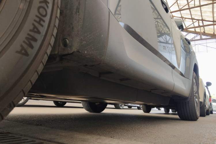 Used Mazda CX-50 2023 2.5L Comfort Edition Left Side Sill