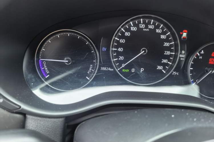 Used Mazda CX-50 2023 2.5L HEV Four-Wheel Drive Prestige Version Odometer Close Up