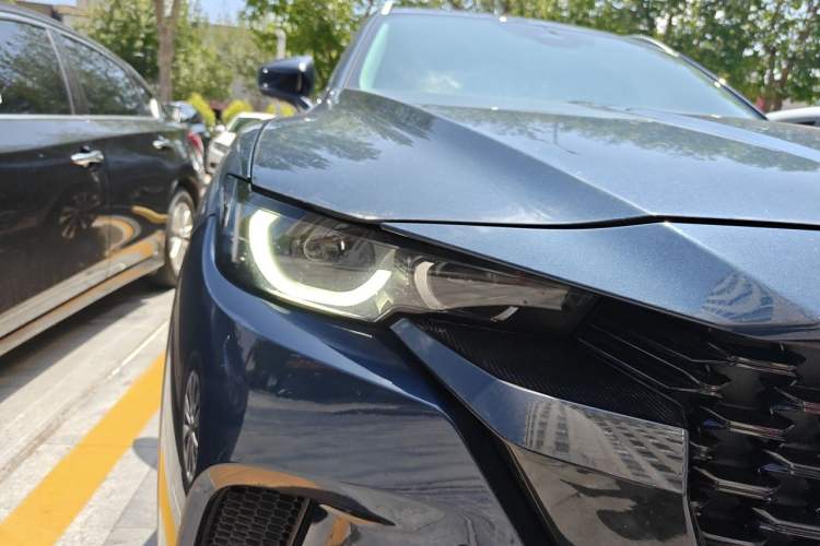 Used Mazda CX-50 2023 2.5L Luxury Edition Right Front Headlight
