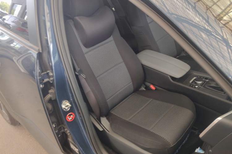 Used Mazda CX-50 2023 2.5L Comfort Edition Right Front Seat