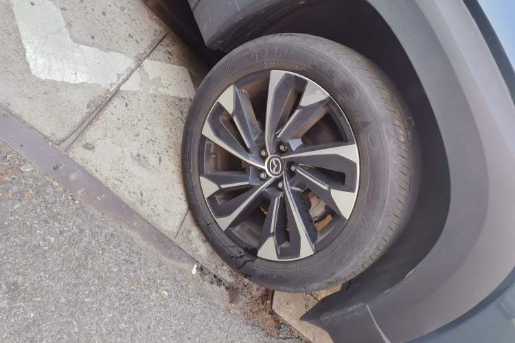 Used Mazda CX-50 2023 2.5L Smart Drive Version Right Front Wheel Hub