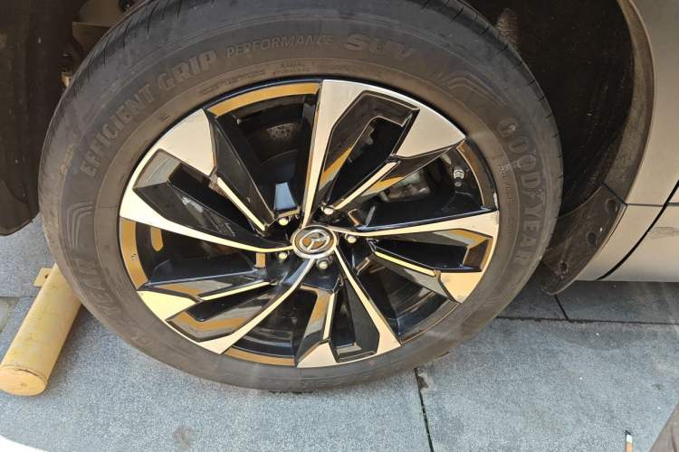 Used Mazda CX-50 2023 2.5L Luxury Edition Right Front Wheel Hub