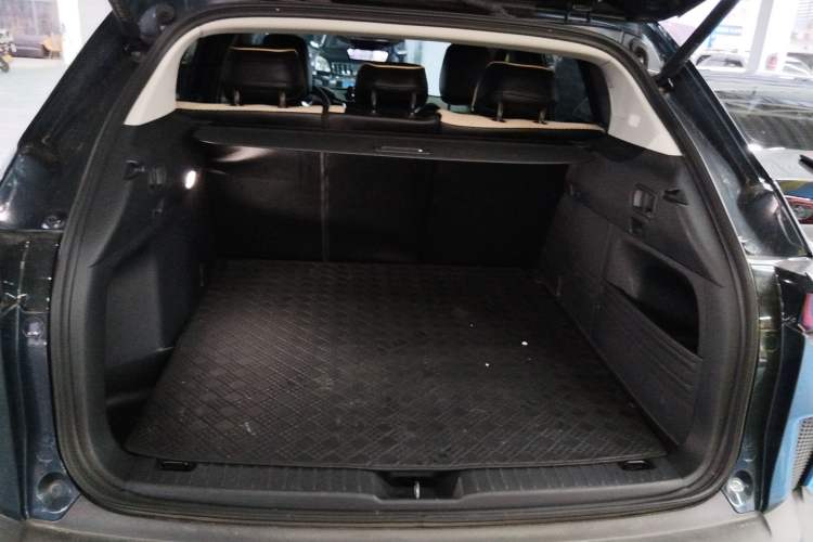 Used Mazda CX-50 2023 2.5L HEV Four-Wheel Drive Prestige Version Trunk
