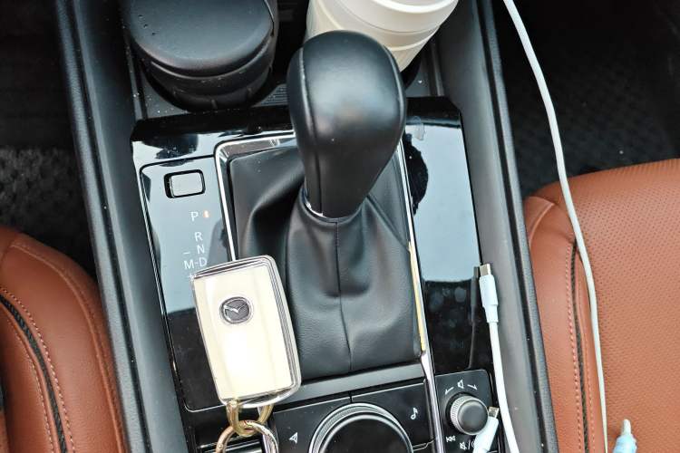 Used Mazda CX-50 2023 2.5L Luxury Edition Gear Lever