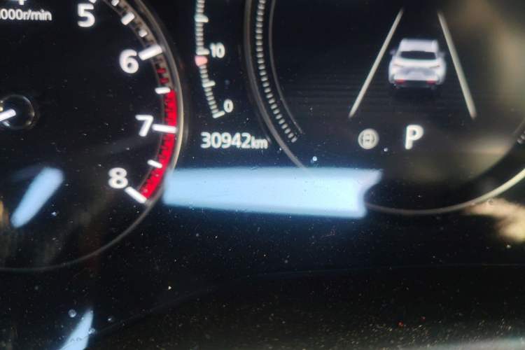 Used Mazda CX-50 2023 2.5L Luxury Edition Odometer Close Up