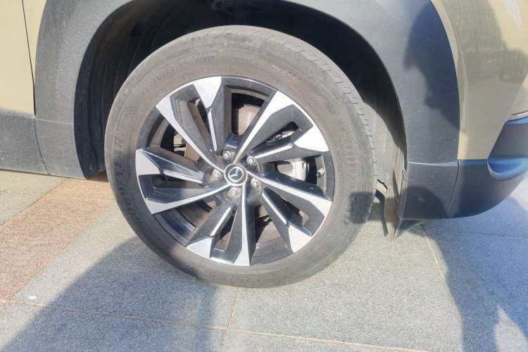 Used Mazda CX-50 2023 2.5L Luxury Edition Right Front Wheel Hub