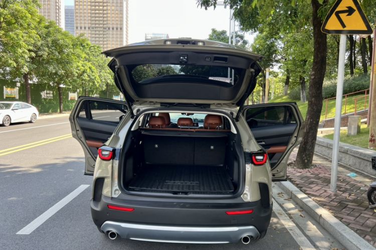 Used Mazda CX-50 2023 2.5L Luxury Edition Trunk