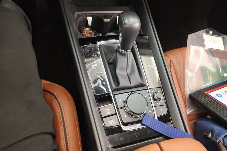 Used Mazda CX-50 2023 2.5L Luxury Edition Gear Lever