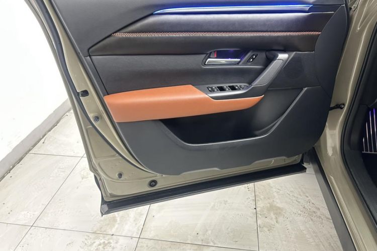 Used Mazda CX-50 2023 2.5L Luxury Edition Interior 9