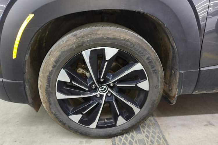 Used Mazda CX-50 2023 2.5L Smart Drive Version Left Front Wheel Hub