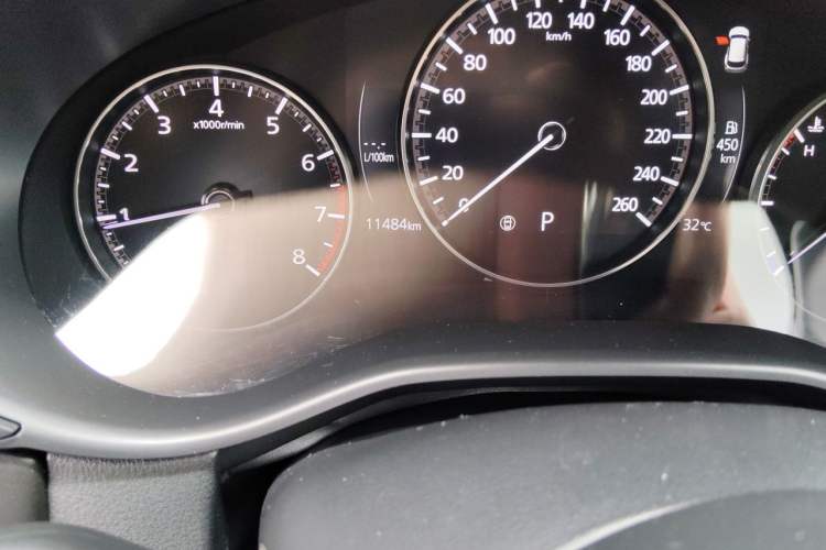 Used Mazda CX-50 2023 2.5L Luxury Edition Odometer Close Up