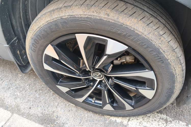 Used Mazda CX-50 2023 2.5L Luxury Edition Right Front Wheel Hub