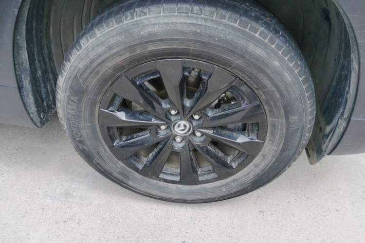 Used Mazda CX-50 2023 2.0L Leading Edition Right Front Wheel Hub