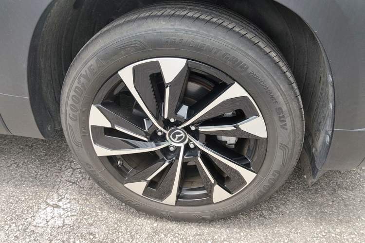 Used Mazda CX-50 2023 2.5L Luxury Edition Right Front Wheel Hub