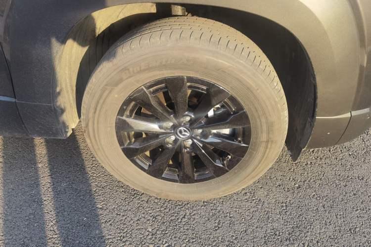 Used Mazda CX-50 2023 2.0L Leading Edition Right Front Wheel Hub