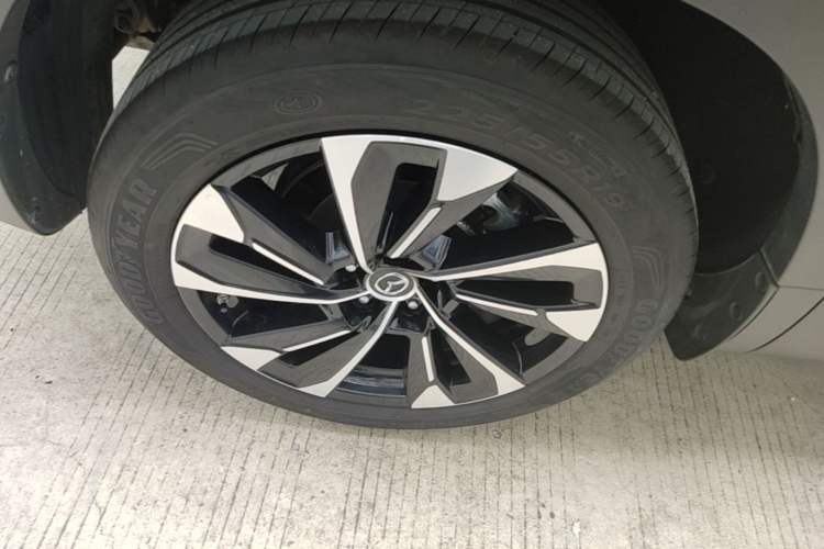 Used Mazda CX-50 2023 2.5L Smart Drive Version Right Rear Wheel Hub