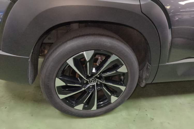 Used Mazda CX-50 2023 2.5L Luxury Edition Right Rear Wheel Hub