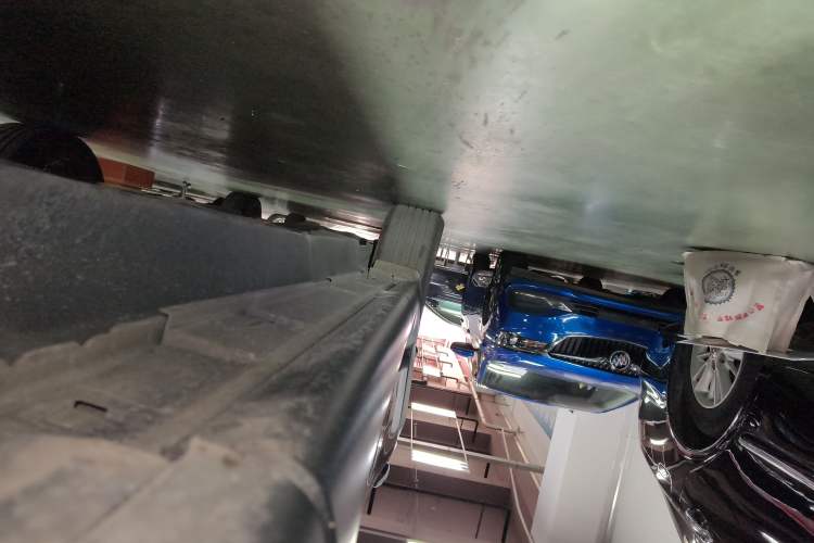 Used Mazda CX-50 2023 2.5L Luxury Edition Right Side Sill