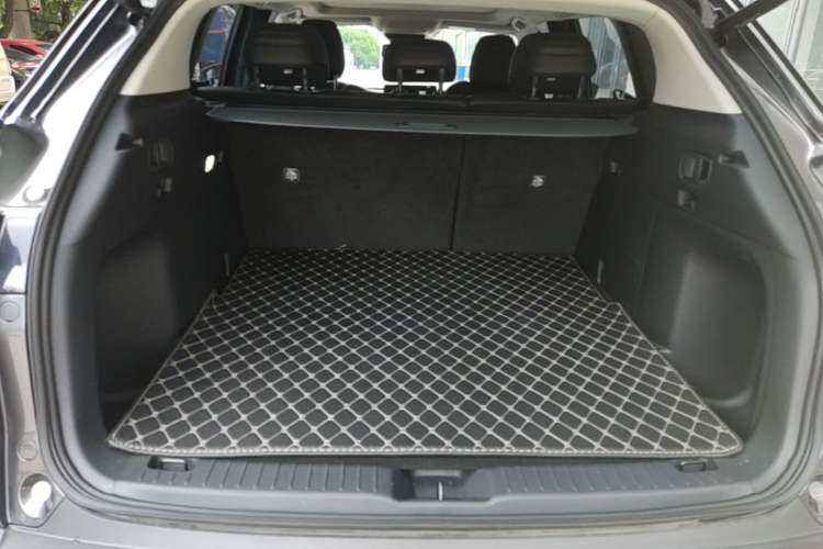 Used Mazda CX-50 2023 2.5L Smart Drive Version Trunk