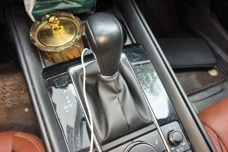 Used Mazda CX-50 2023 2.5L Luxury Edition Gear Lever