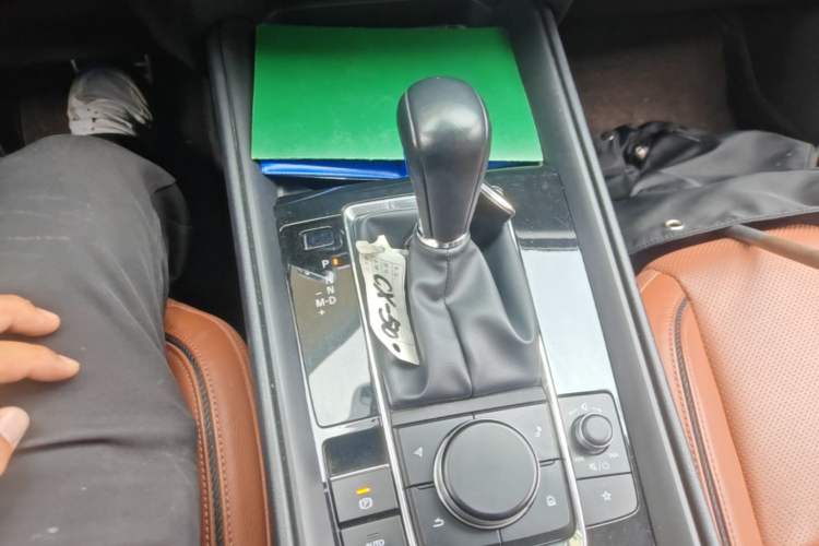 Used Mazda CX-50 2023 2.5L Luxury Edition Gear Lever