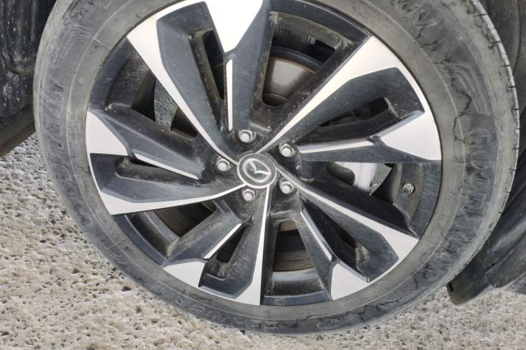 Used Mazda CX-50 2023 2.5L Luxury Edition Right Front Wheel Hub