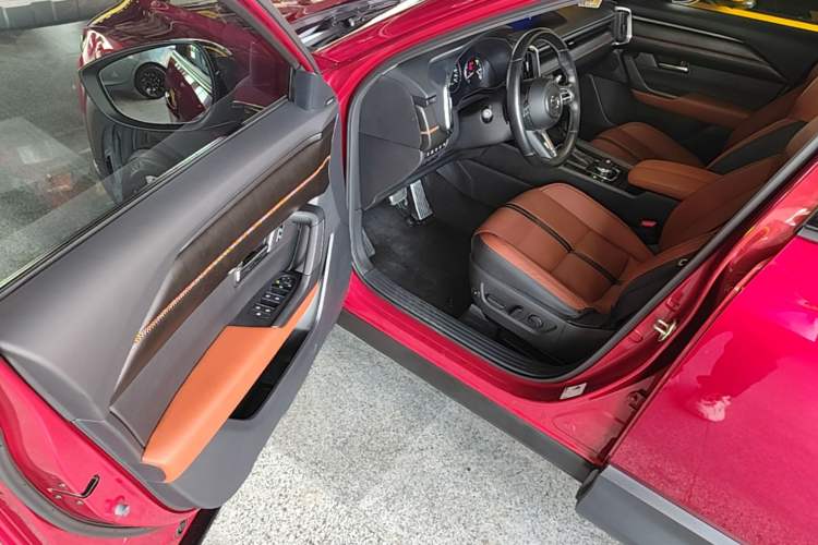 Used Mazda CX-50 2023 2.5L Luxury Edition Driver Seat
