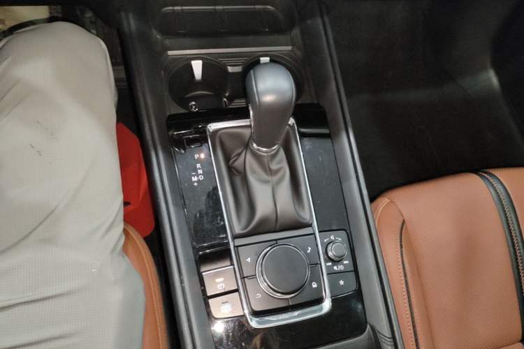 Used Mazda CX-50 2023 2.5L Luxury Edition Gear Lever