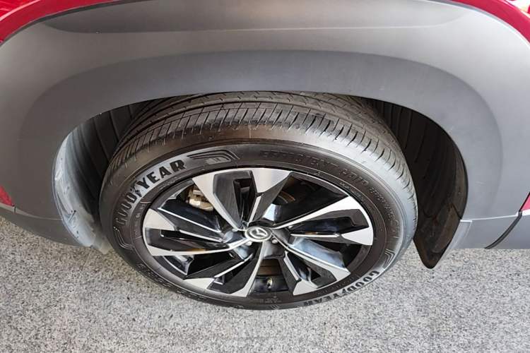 Used Mazda CX-50 2023 2.5L Luxury Edition Left Front Wheel Hub