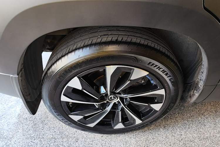 Used Mazda CX-50 2023 2.5L Luxury Edition Right Rear Wheel Hub