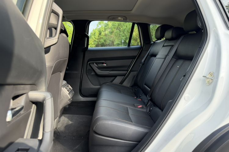 Used Mazda CX-50 2023 2.5L Luxury Edition Interior 5