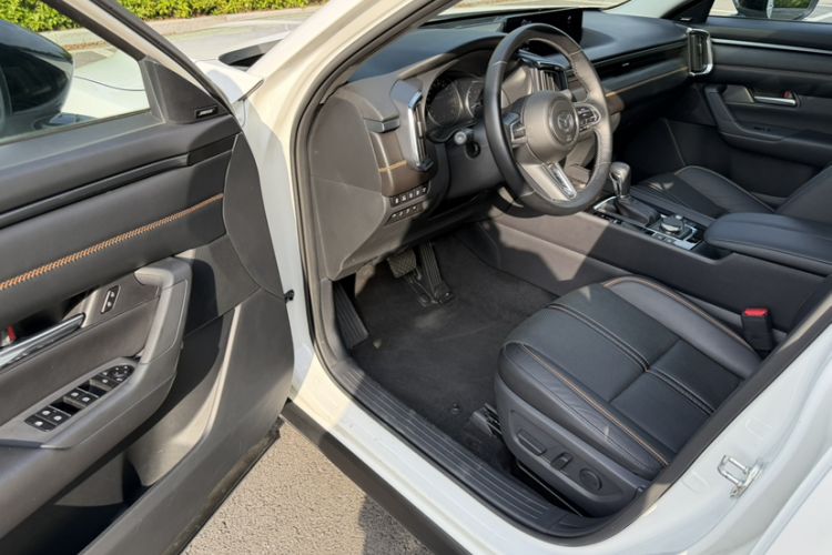 Used Mazda CX-50 2023 2.5L Luxury Edition Interior 6