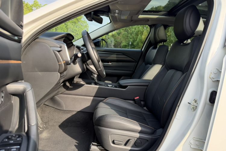 Used Mazda CX-50 2023 2.5L Luxury Edition Left Front Seat