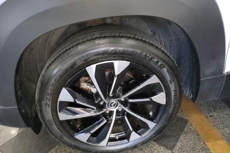 Used Mazda CX-50 2023 2.5L Luxury Edition Left Front Wheel Hub