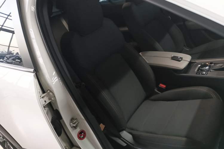 Used Mazda CX-50 2023 2.5L Comfort Edition Right Front Seat